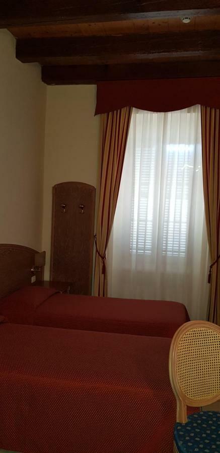 Hotel La Cupola Novara Eksteriør bilde