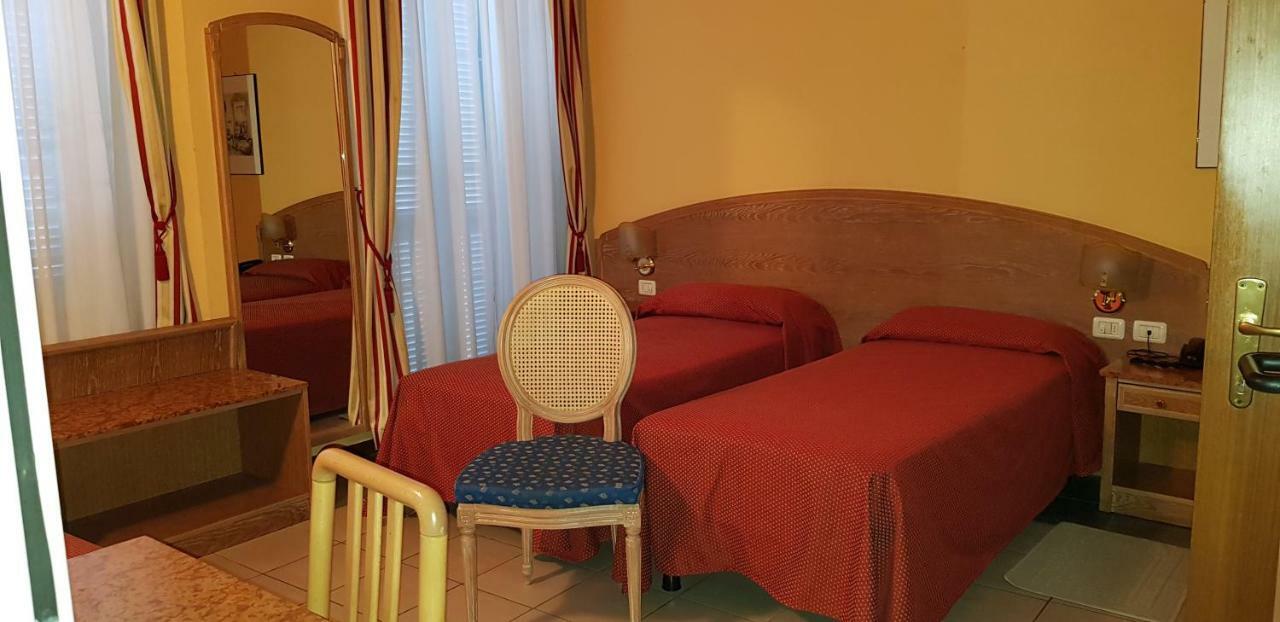Hotel La Cupola Novara Eksteriør bilde
